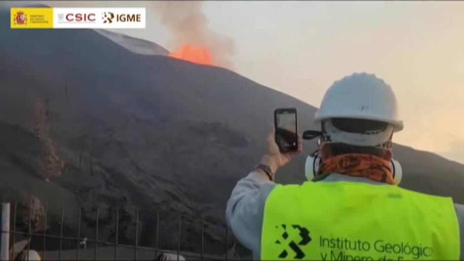 Desbordes, cascadas y tubos lávicos, las caprichosas formas que crea el volcán