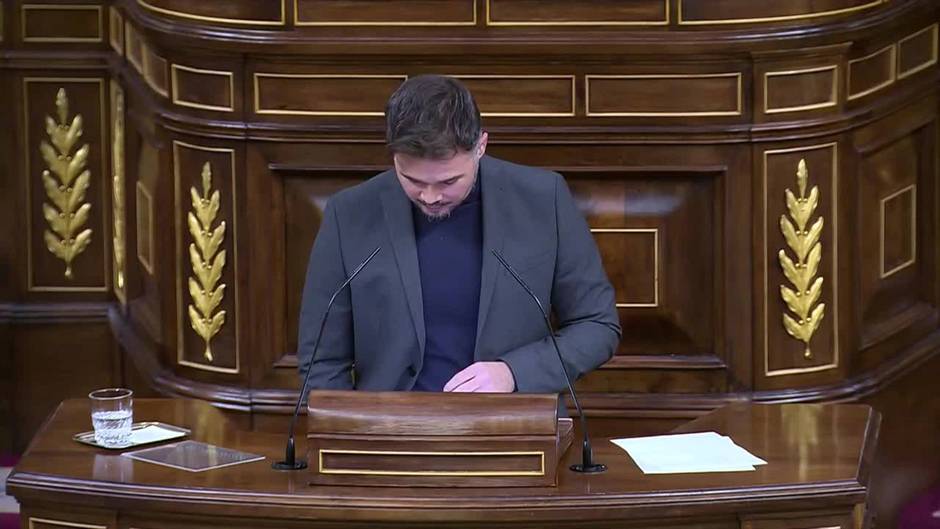 Rufián a Sánchez: :"No sé si queda gasolina para tanto viaje"