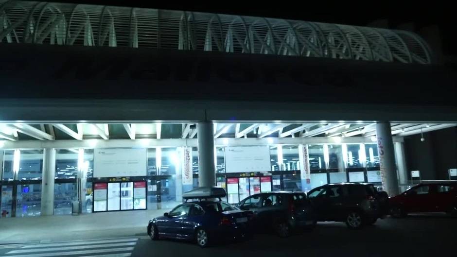 El aeropuerto de Palma durante el suceso del desembarco del vuelo