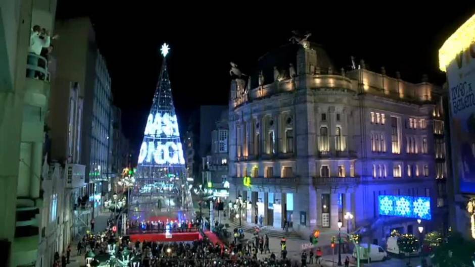 Abel Caballero proclama el comienzo de la Navidad con el encendido de las luces de Vigo