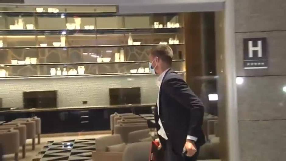 El Benfica llega al hotel de concentración en Barcelona