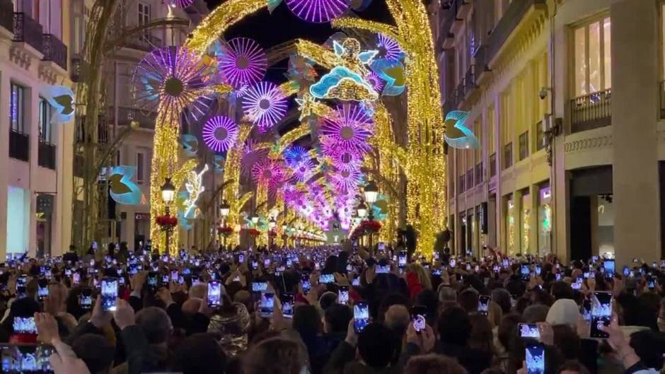 Así han vuelto a «sonar» las espectaculares luces de Navidad de Málaga dos años después