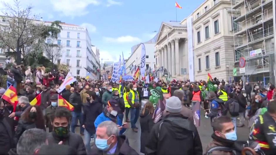 La pandemia y la "ley mordaza" centran el debate político