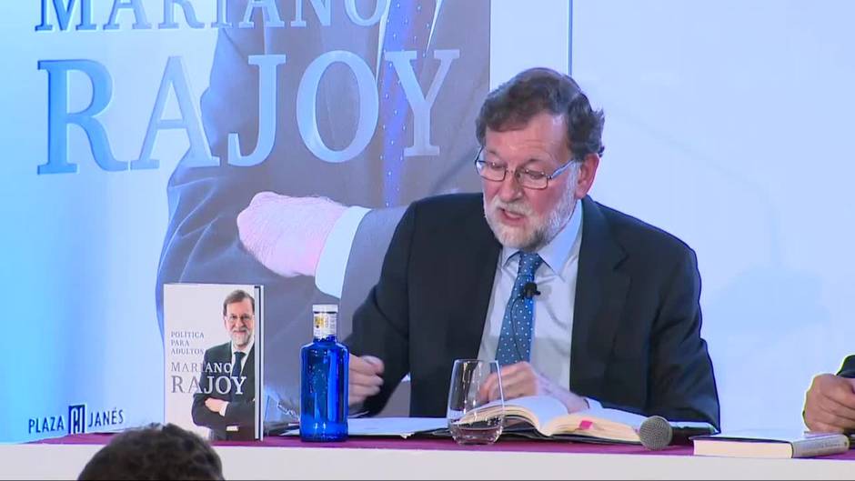 Rajoy afirma que "la mejor manera de hacer política es atender a la economía"