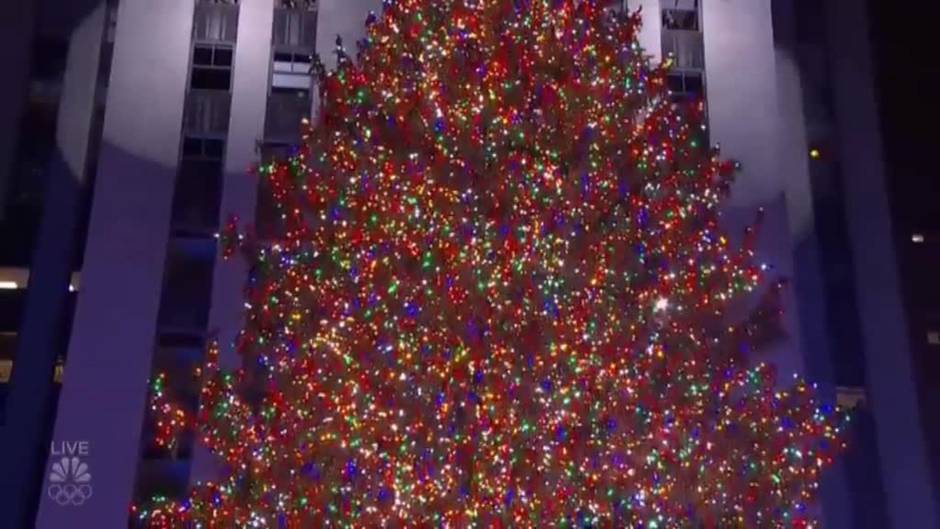 Encienden el arbol de Navidad de Rockefeller Center con 50.000 luces led y una estrella con 3 millones de cristales