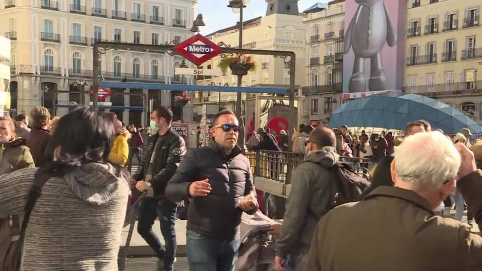 El centro de Madrid se llena de turistas por el puente de diciembre