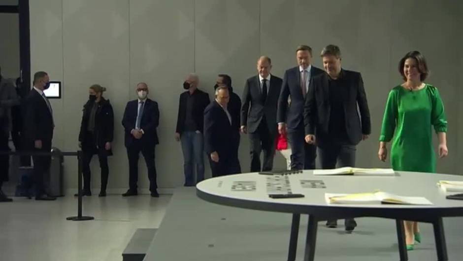 Firmado el acuerdo de gobierno tripartito de Scholz en Alemania