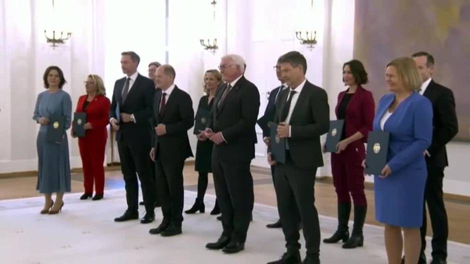 Scholz jura como canciller poniendo fin a la era Merkel