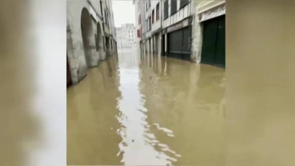 Dos provincias del suroeste de Francia en alerta roja por inundaciones