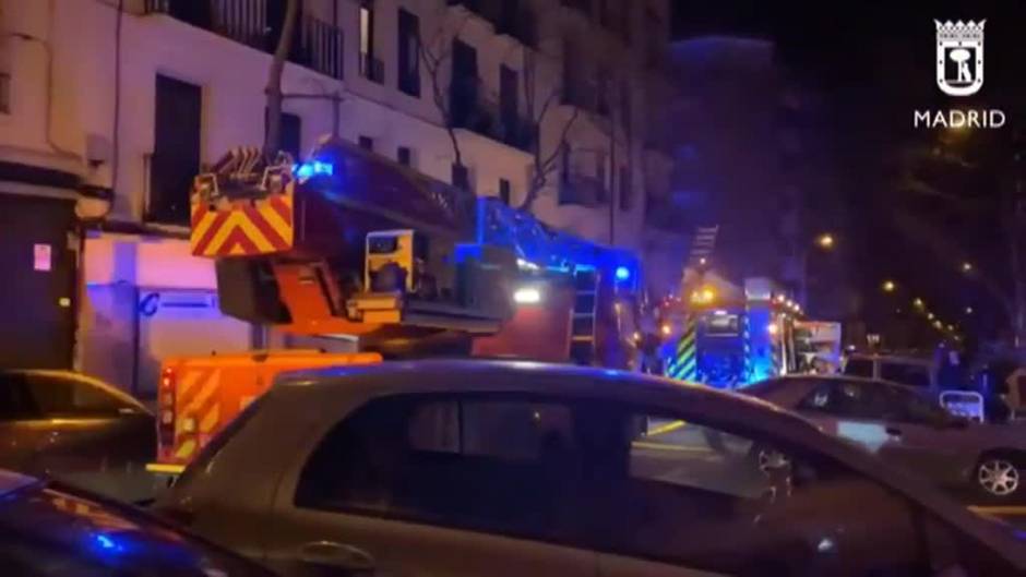 Un incendio en un garaje de Madrid afecta a 35 coches