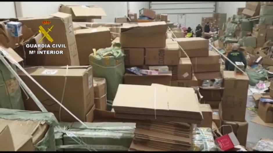 Intervenidos más de 145.000 juguetes falsos en una nave en Madrid