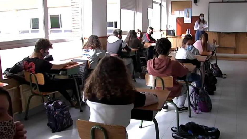 Comunidades autónomas y Gobierno están de acuerdo en presencialidad total para volver a las aulas