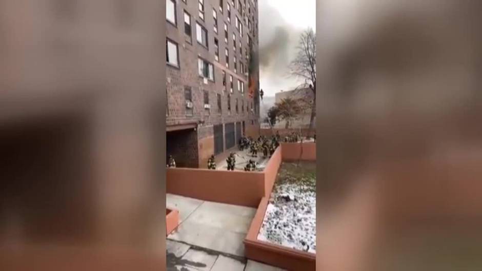 Al menos 19 muertos en un incendio en un edificio de apartamentos en el Bronx de Nueva York