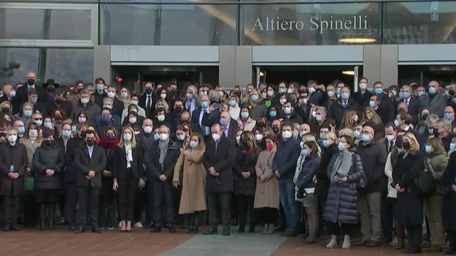 Minuto de silencio en Bruselas por el presidente del Parlamento Europeo, David Sassoli, fallecido hoy