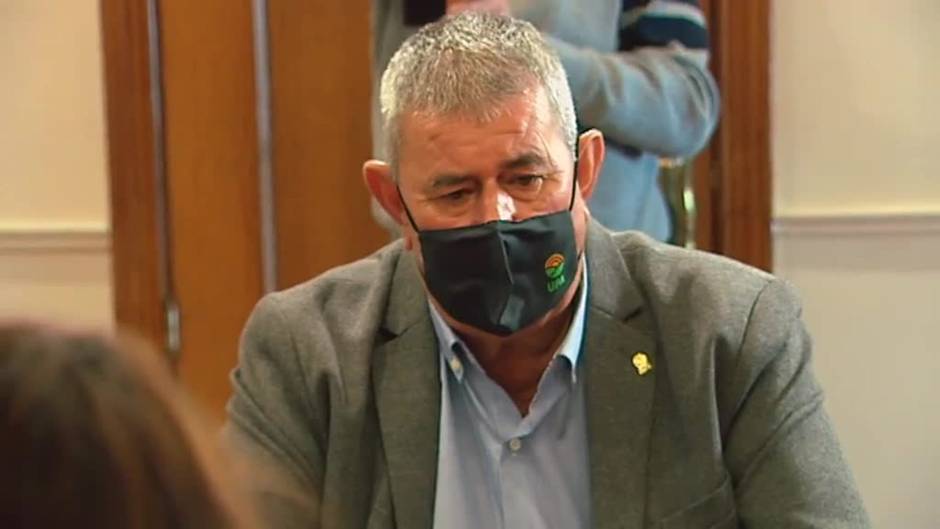 Alberto Garzón recibe a los pequeños ganaderos