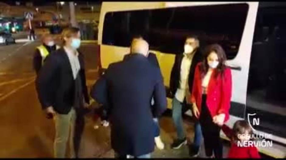 Tecatito Corona llega a Sevilla