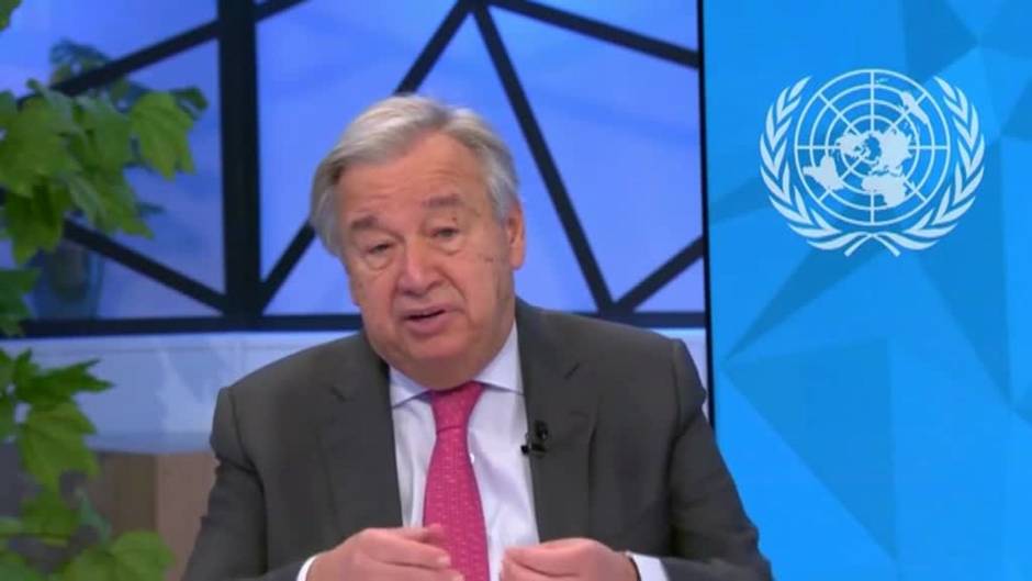 El secretario general de la ONU pide en Davos vacunar a toda la población mundial.