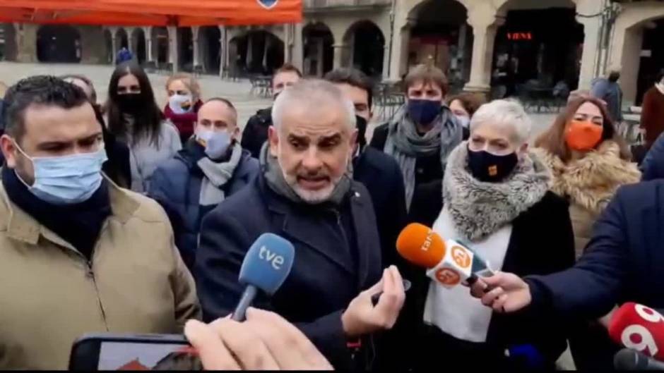 Cs pide a Borràs y la Mesa del Parlament retirar el escaño a Juvillà (CUP)