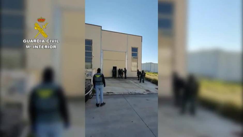 La Guardia Civil desmantela una red que introducía hachís en las costas de Andalucía