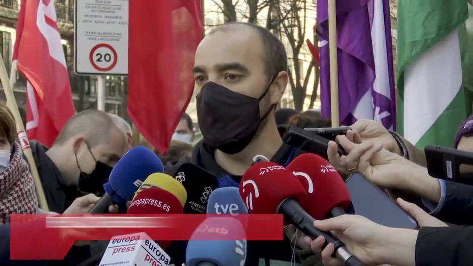Sindicatos se manifiestan en País Vasco y Navarra contra la reforma laboral
