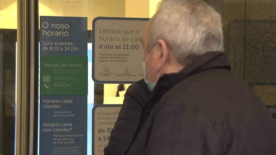 Abanca amplía el horario de atención presencial a los mayores