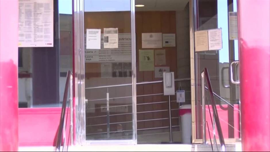 Vecinos de Totana (Murcia) lamentan la "triste" noticia del crimen machista