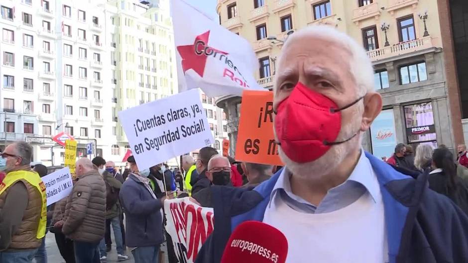 Pensionistas reclaman en Madrid para mostrar su rechazo a la reforma de pensiones