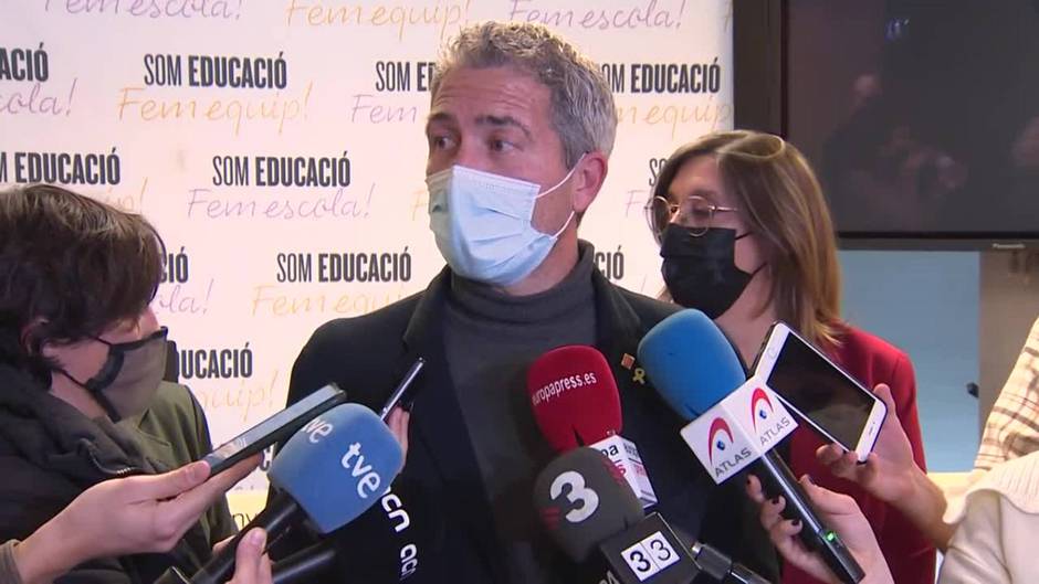 Cambray rechaza ante los sindicatos retirar el avance del calendario escolar