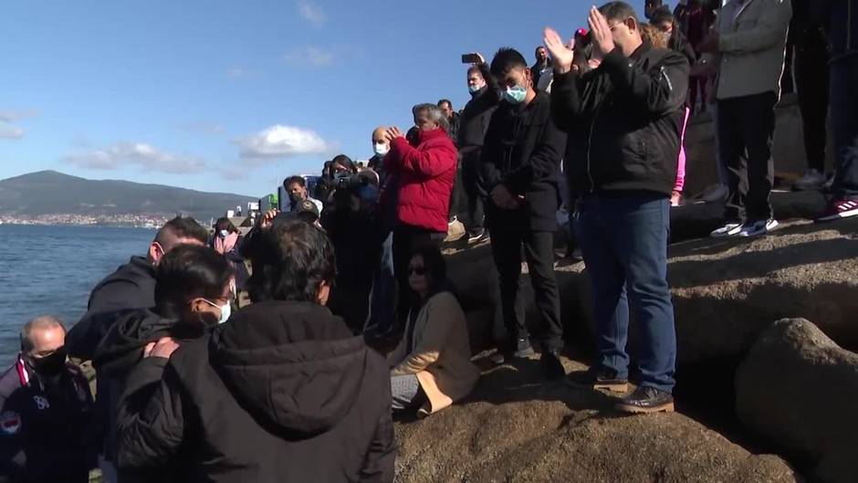 La comunidad peruana de Galicia se despide de los fallecidos en el Villa de Pitanxo