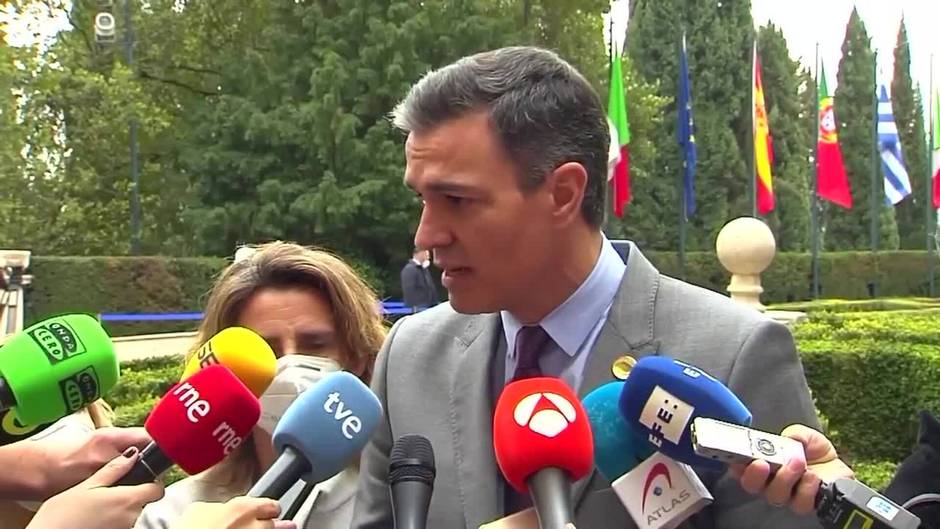 Pedro Sánchez llama a parar la "violencia" de una "minoría de transportistas"