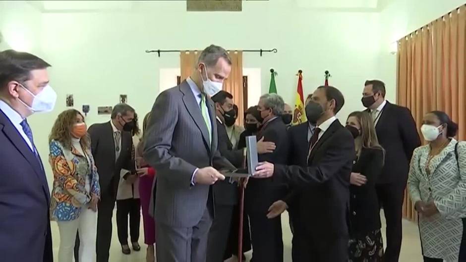 Sanlúcar de Barrameda se vuelca en la visita del Rey