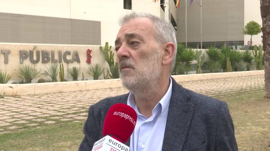 Peiró aboga por esperar "dos o tres semanas" antes de quitar la mascarilla en interiores