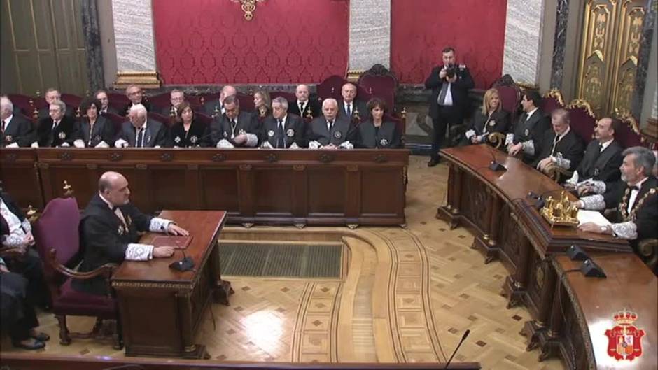 El Gobierno se queda solo en su plan para que Dolores Delgado ascienda a fiscal del Supremo cuando abandone el cargo