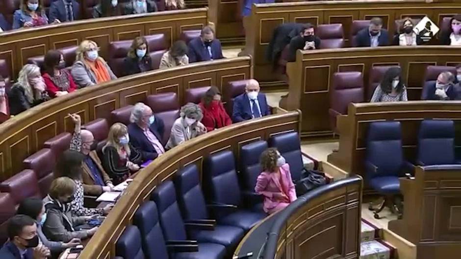 El Congreso pide eliminar el uso obligatorio de mascarilla en interiores