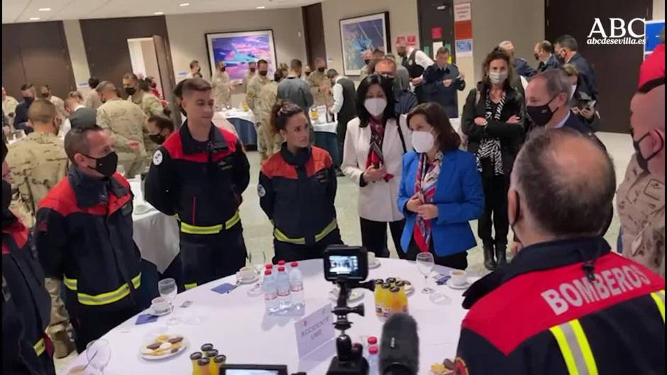 Margarita Robles agradece el envío de material de guerra a Ucrania desde la base aérea de Morón