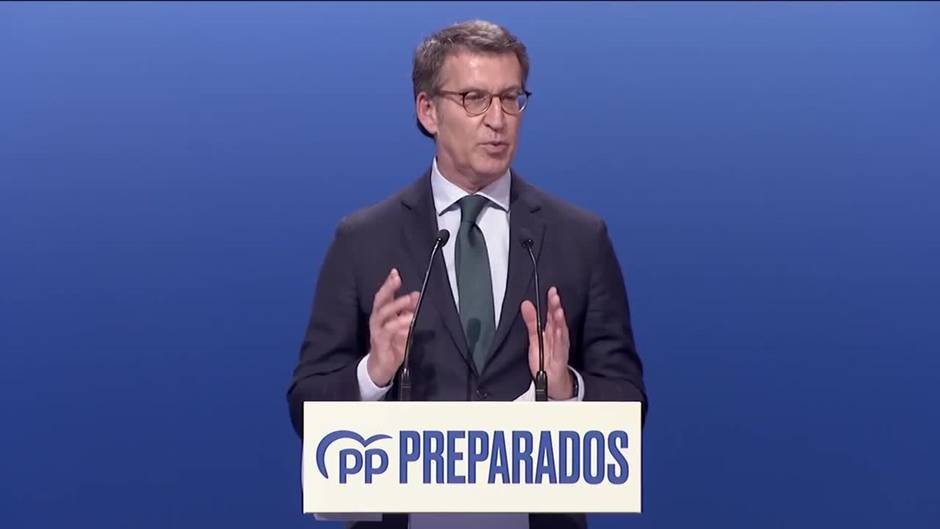 Feijóo pide "dejar de repartir carnets" y "de ser más españoles que nadie"