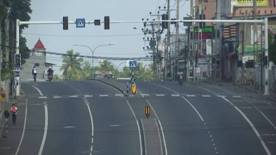 Carreteras vacías y comercios cerrados a cal y canto durante el toque de queda en Sri Lanka