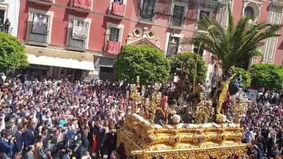 El Señor de la Sagrada Entrada en Jerusalén a su paso por el Salvador