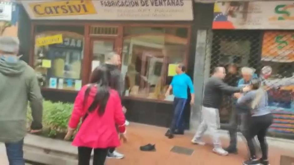 Vecinos de Baracaldo consiguen echar a unos okupas de una vivienda