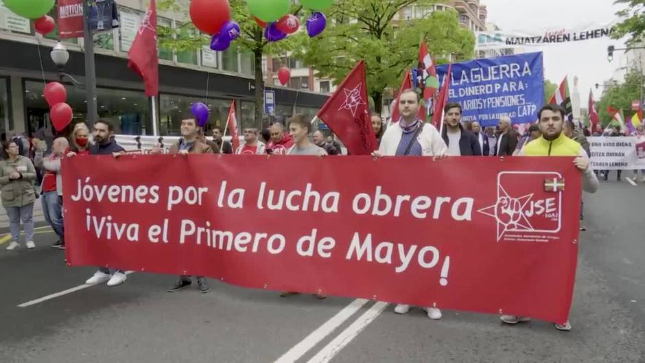 CC. OO. y UGT reclaman subidas salariales en la manifestación del Primero de Mayo en Bilbao