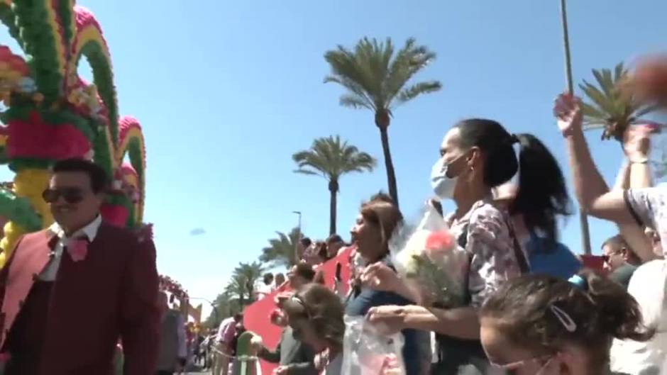Córdoba retoma su 'batalla de las flores' para dar la bienvenida a la primavera
