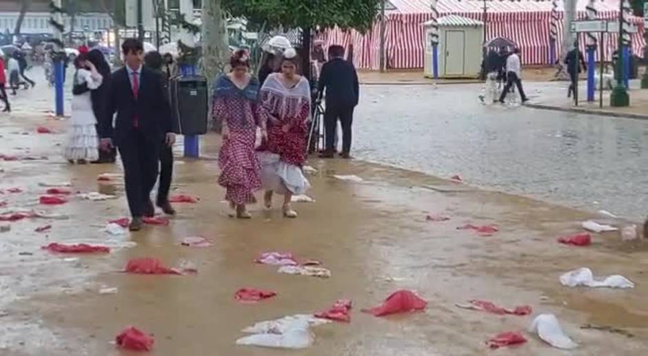 Lluvia en el real este lunes de Feria