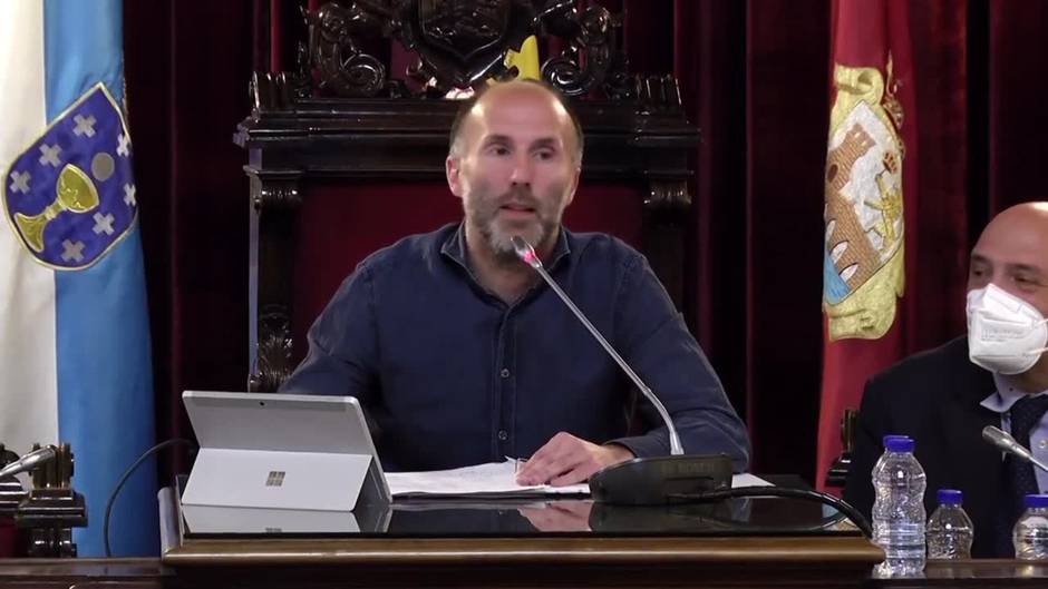 El PP de Ourense se abstiene y prospera la petición de dimisión al alcalde