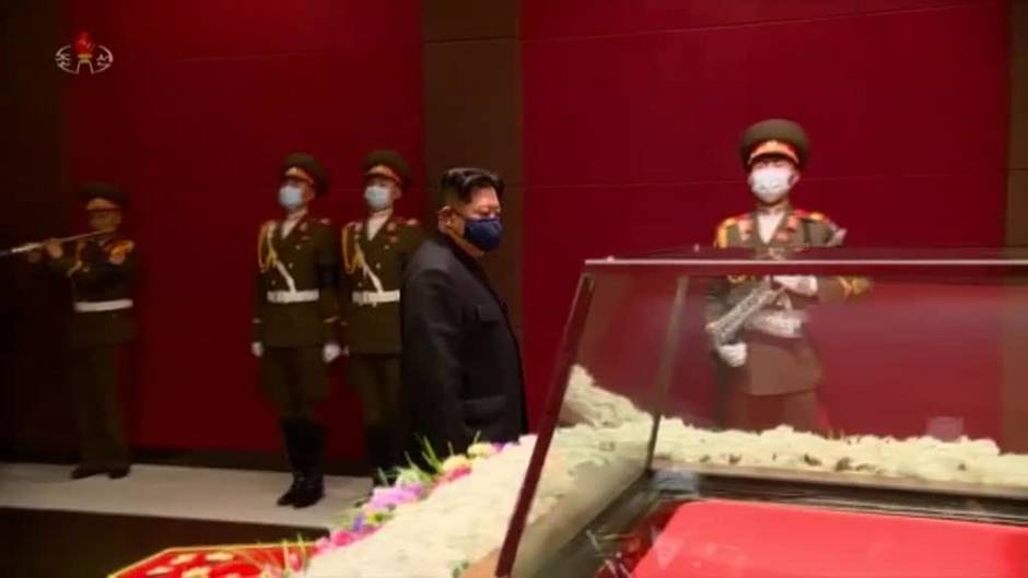 Kim Jong Un se pone mascarilla y cierra Corea del Norte para frenar la pandemia