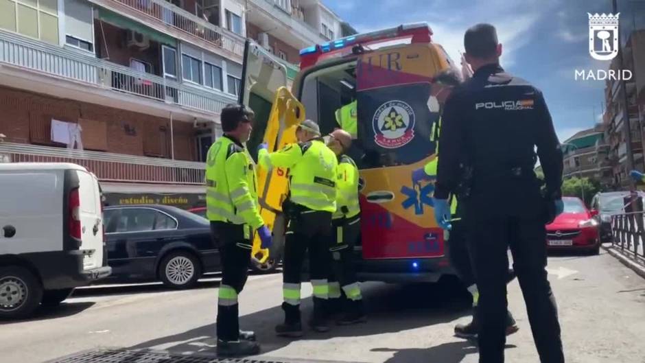 Apuñalan en el cuello y en el glúteo a un chico de 14 años en Puente de Vallecas