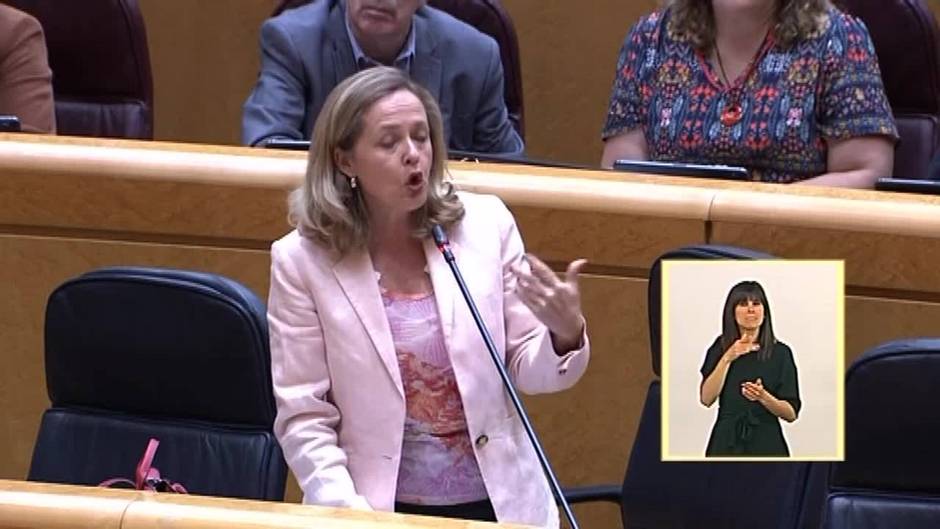 Calviño dice que la subida de tipos no es competencia del Gobierno