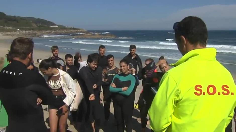 A Coruña afronta la temporada estival con una escasez de socorristas en sus playas