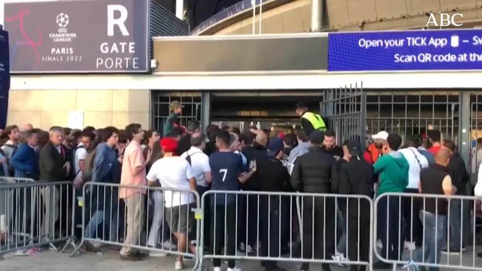 Lío en los accesos al estadio antes de la final de la Champions