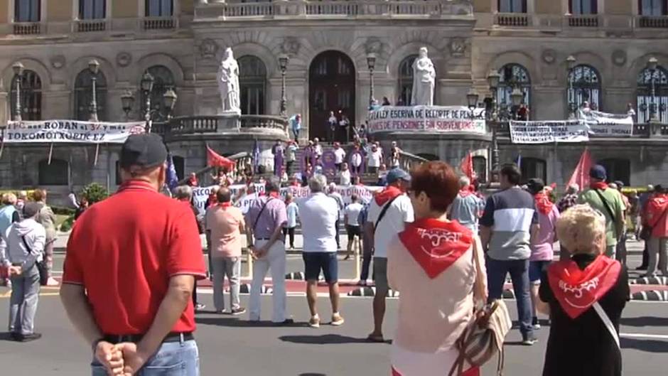 Las pensiones no contributivas subirán un 15 por ciento tras el pacto alcanzado entre el Gobierno y Bildu