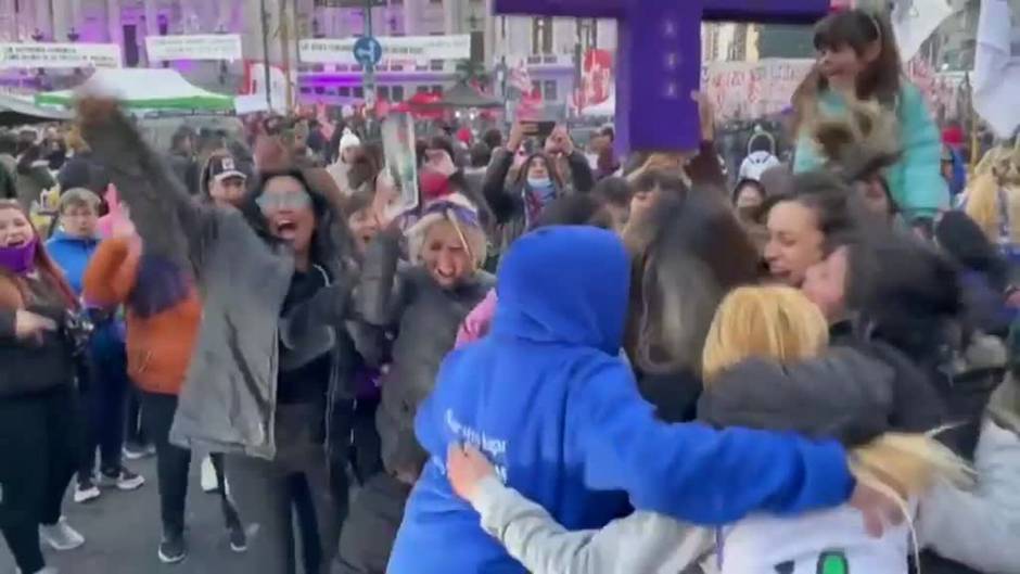 Multitudinaria marcha en el corazón de Buenos Aires contra la violencia machista